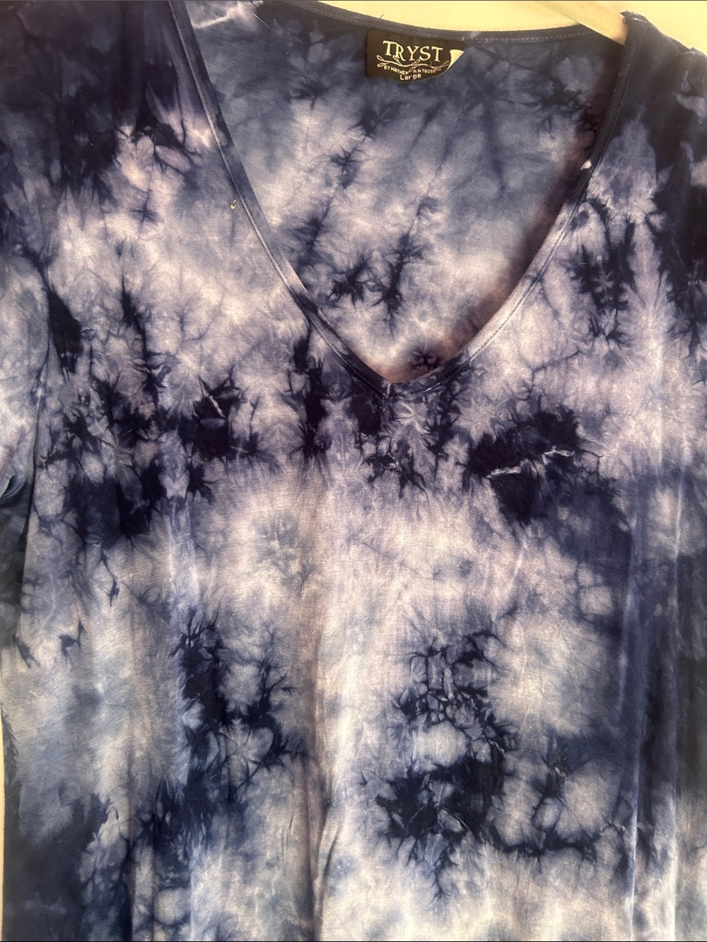Tryst Navy & White Tie-Dye V-Neck Tunic - Picture 5 of 5